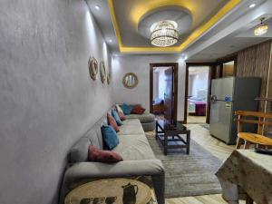 A seating area at Amazing Sea View 2 bedroom apartment
