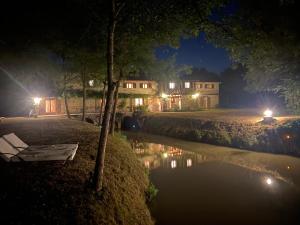 Budova, v ktorej sa dom na vidieku nachádza