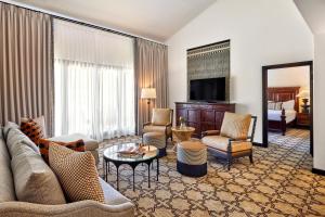 Posezení v ubytování Omni Scottsdale Resort & Spa at Montelucia