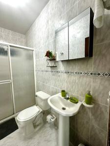 Koupelna v ubytování Loft en Montería, wifi, park, AA
