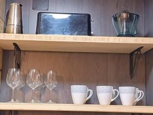 Coffee and tea making facilities at Apartamento El sarrio