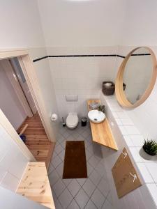 Kúpeľňa v ubytovaní Gemütliche 2-Zimmer-Wohnung zentral Friedrichshain
