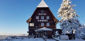 Hotel a restaurace Pomezí v zimě