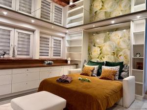 Posteľ alebo postele v izbe v ubytovaní DeLuxury Mirror Apartament Centrum