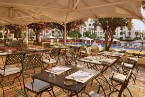 Bazén v ubytování Fes Marriott Hotel Jnan Palace nebo v jeho okolí