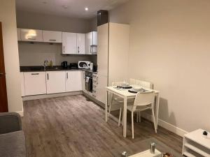 Afbeelding uit fotogalerij van Apartment in Central Gillingham in Hoo