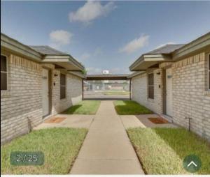 Gallery image of PEBBLES' BEACH HOUSE in Edinburg