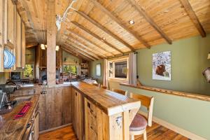 Posezení v ubytování Big House at Bunkhouse