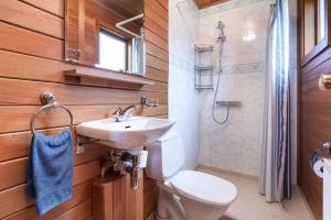 Koupelna v ubytování Mjoeyri Travel Holiday Homes