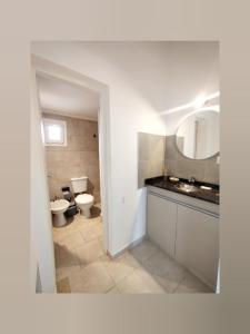 Ένα μπάνιο στο Apart Las Victorias