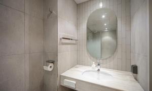 Pohang Hotel Noblion的一间浴室