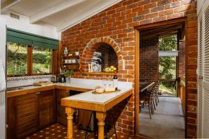 Φωτογραφία από το άλμπουμ του Modern Seednest Treehouse, Forest & Mountain View σε Sassafras