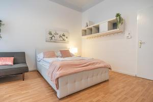 Ein Bett oder Betten in einem Zimmer der Unterkunft Peaceful Getaway 2BR Apartment with Shared Spaces