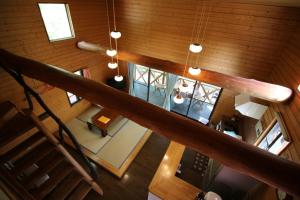 uma vista superior para uma sala de estar e sala de jantar em Yama-gu - House / Vacation STAY 8426 em Inawashiro