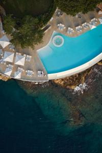 Bazén v ubytování Hotel Cap Estel nebo v jeho okolí