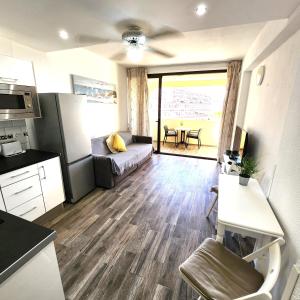 Imagen de la galería de Castle Harbour Duplex With Pool View C115, en Los Cristianos