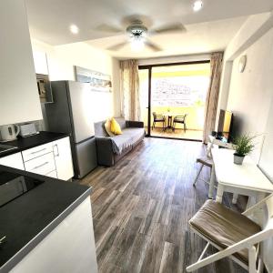 Imagen de la galería de Castle Harbour Duplex With Pool View C115, en Los Cristianos