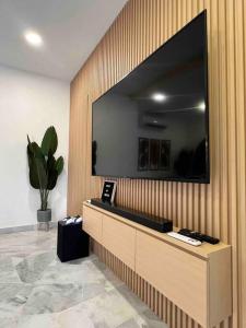 TV a/nebo společenská místnost v ubytování Peaceful Escape - Landed Endlot House Subang Jaya