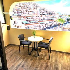 Imagen de la galería de Castle Harbour Duplex With Pool View C115, en Los Cristianos