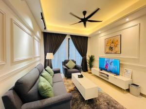 R&F PRINCESS COVE at ANJU的电视和/或娱乐中心