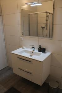 Gallery image of RIVER VIEW APARTMENT Wohnen am Fluss in Linz