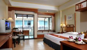 Gallery image of Karon Princess Hotel SHA EXTRA Plus in Karon Beach