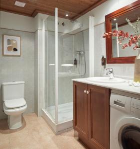 Ένα μπάνιο στο Val de Ruda Luxe 10 by FeelFree Rentals