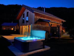 Het zwembad bij of vlak bij Chalet Bellevue Murau