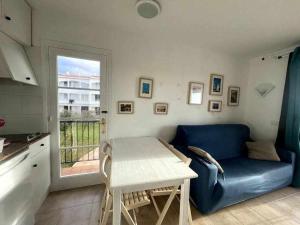 Χώρος καθιστικού στο Brut - Apartamento con piscina