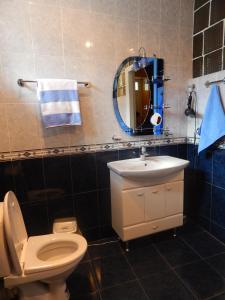 Gallery image of Ineza's Guest House in Stepantsminda