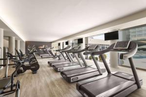 Fitness centrum a/nebo fitness zařízení v ubytování Ramada Plaza by Wyndham Bucharest Convention Center