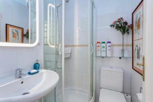A bathroom at Royal Palace by SkyKey Még 23 kép