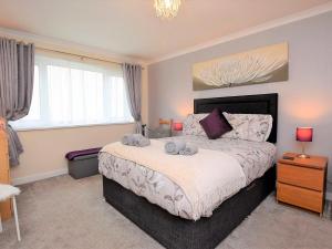 Cama o camas de una habitación en 2 Bed in Gower 78999