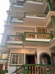 Balkoni atau teres di Beach River House Mandrem