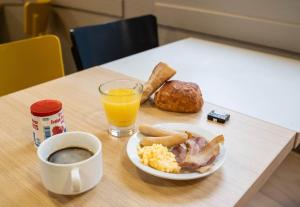 Možnosti snídaně pro hosty v ubytování B&B HOTEL Limoges 1 + 16 fotografií