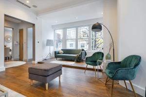 " Perfectly Splendid Triplex House in Chelsea "