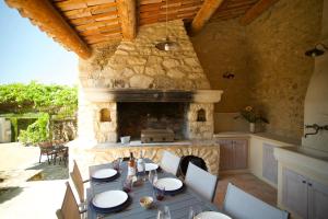 Fotografie z fotogalerie ubytování La Paradisse – exceptional Provençal farmhouse (18th century) v destinaci Blauvac