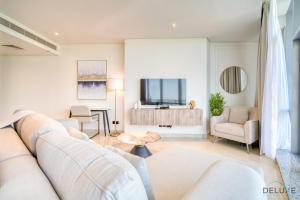 พื้นที่นั่งเล่นของ Spacious Studio at Sky Gardens DIFC by Deluxe Holiday Homes