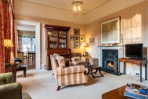 Posezení v ubytování Luxury country mansion in West Cork