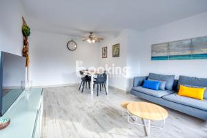 Posezení v ubytování Vall de ribes Apartament per 4 persones amb piscina comunitària, a prop de Port d'Aro