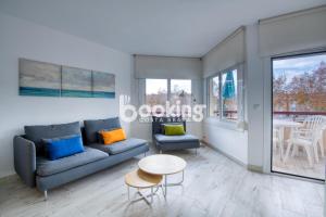 Posezení v ubytování Vall de ribes Apartament per 4 persones amb piscina comunitària, a prop de Port d'Aro