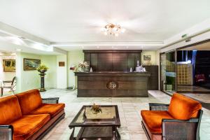 A seating area at Elinotel Polis Hotel