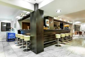 A restaurant or other place to eat at Elinotel Polis Hotel