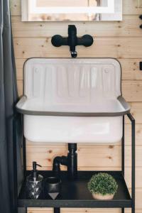 Fotografie z fotogalerie ubytování Idyllisches Tiny House III mit Sauna v destinaci Löbau
