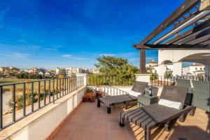 Balkón nebo terasa v ubytování Bright Apartment with Large Terrace - MO4223LT