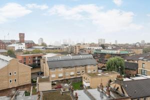 1BD Apartment - Skyline Views & Amazing Sunsets