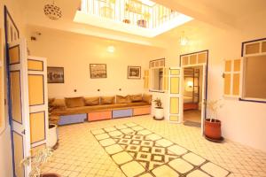 Posezení v ubytování El Boussouni Hostel