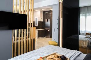 Kuchyň nebo kuchyňský kout v ubytování Aether Home - Modern & Luxe Stay with 65 TV by TT