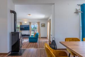 Telewizja i/lub zestaw kina domowego w obiekcie Livin Large Ana