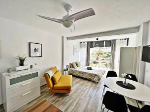 Χώρος καθιστικού στο Céntrico y nuevo estudio fuengirola